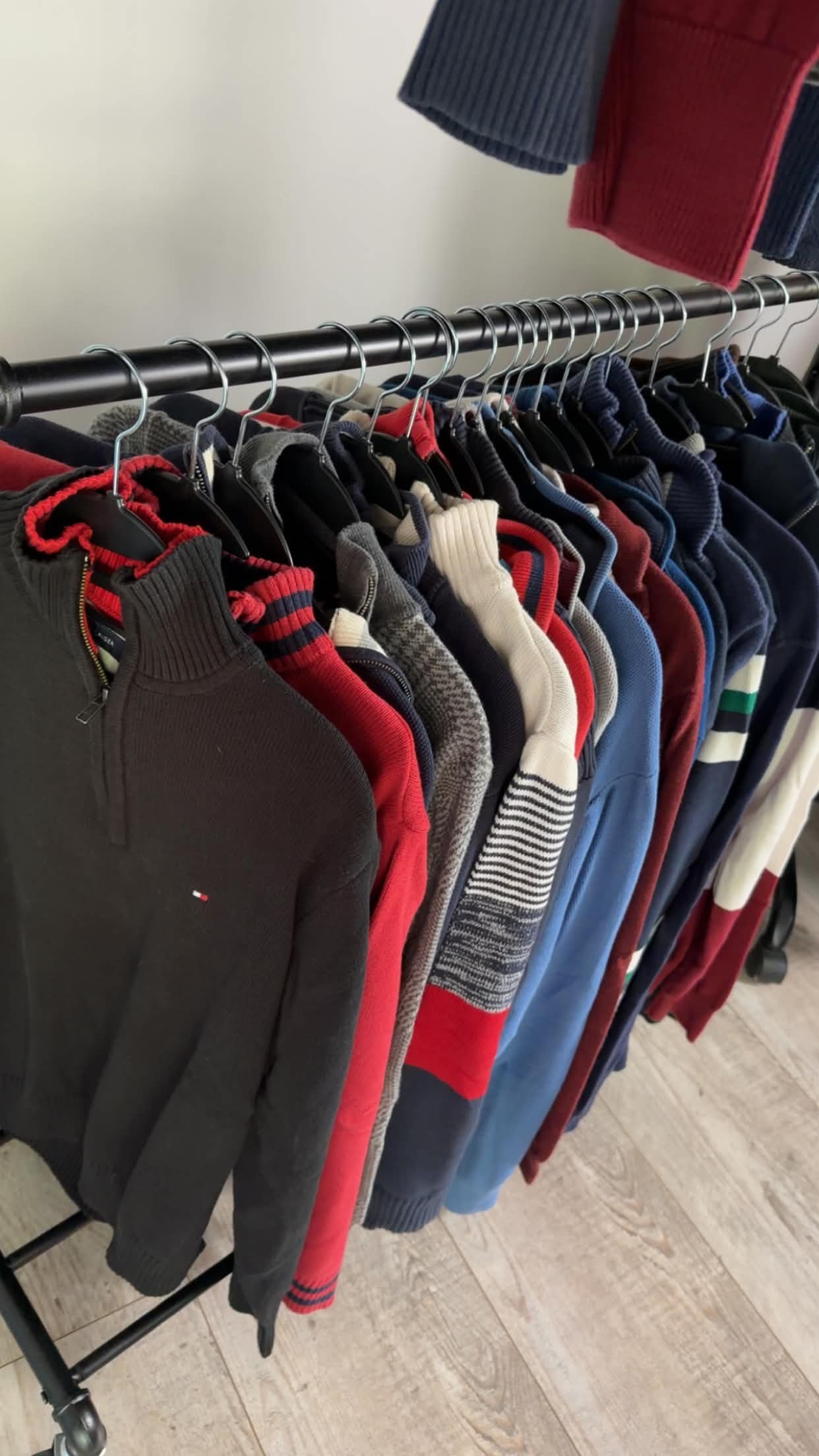 Stock Tommy Hilfiger sur portant